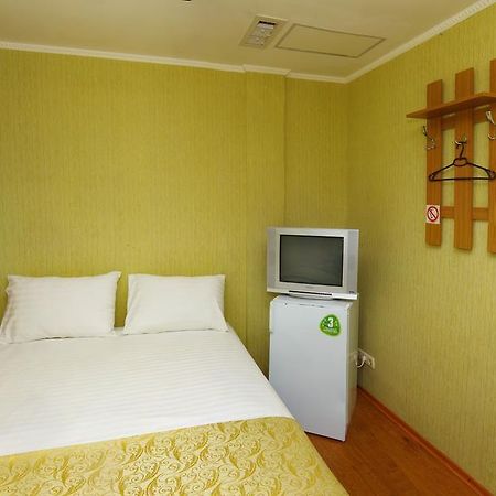 Tokyo Star Economy Hotel Odessa Exteriör bild