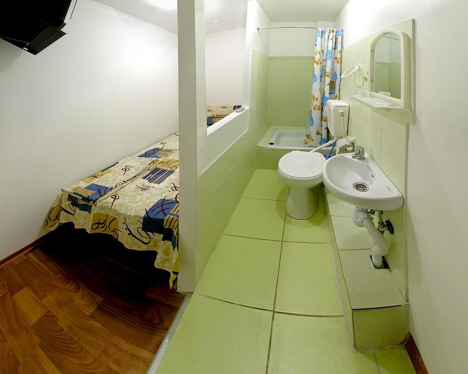 Tokyo Star Economy Hotel Odessa Exteriör bild