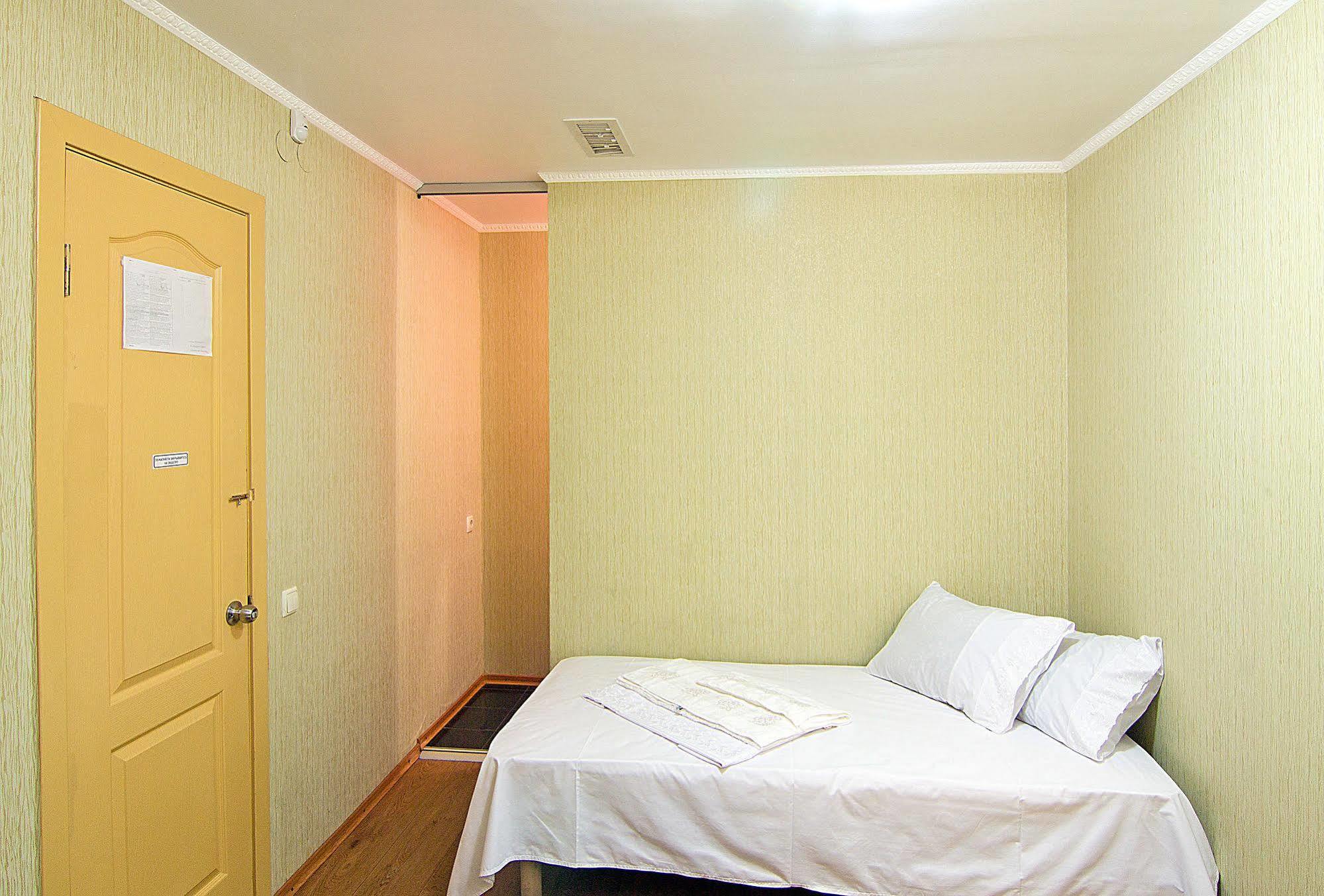 Tokyo Star Economy Hotel Odessa Exteriör bild